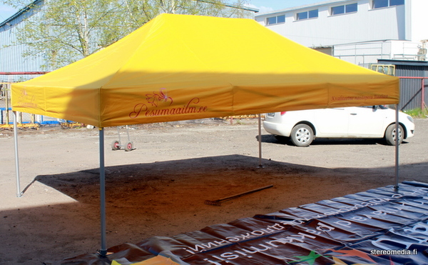Pop Up teltta painatuksilla Pop Up teltta painatuksilla
