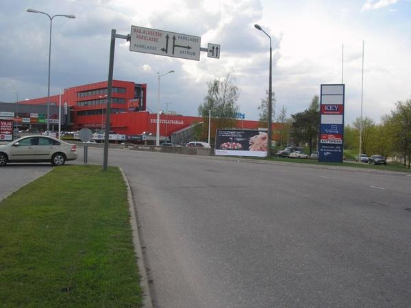 Reklaamtreiler Järve keskuse juures Reklaamtreiler Järve keskuse juures