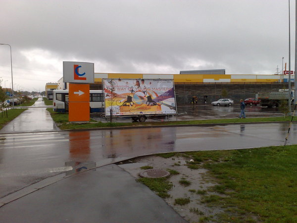 6x3 treiler Lasnamäe Centrumi parklas 6x3 treiler Lasnamäe Centrumi parklas