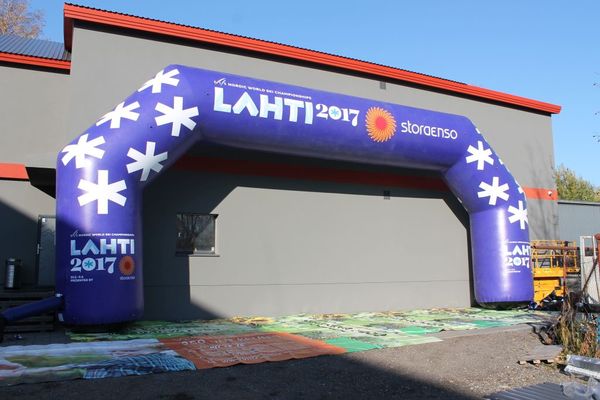 Ilmatäytteinen portti 14x6m Ilmatäytteinen portti 14x6m