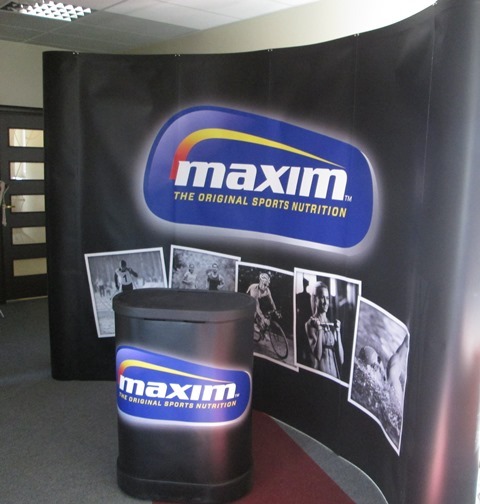 Messupöytä ja pop up seinäke Maxim Messupöytä ja pop up seinäke Maxim
