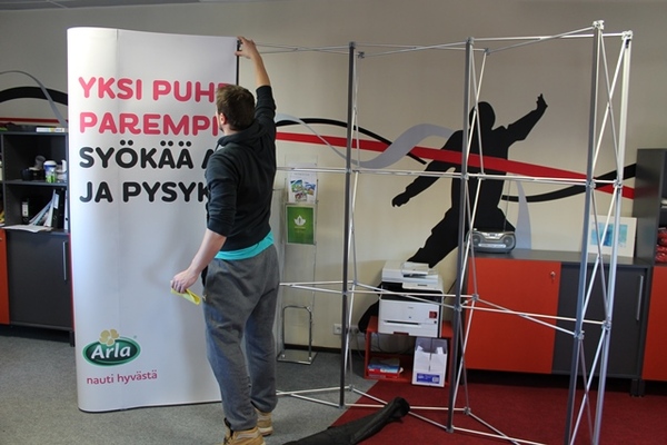 Seinäkkeen pystyttäminen Seinäkkeen pystyttäminen