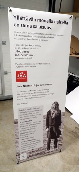 Itsekiristyvä x-banneri Itsekiristyvä x-banneri