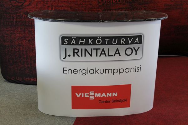 Iso esittelypöytä J.Rintala Iso esittelypöytä J.Rintala