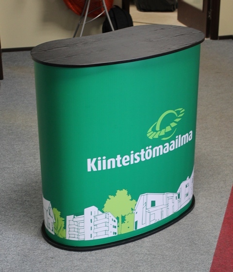 Kiinteistömaailma pöytä Kiinteistömaailma pöytä
