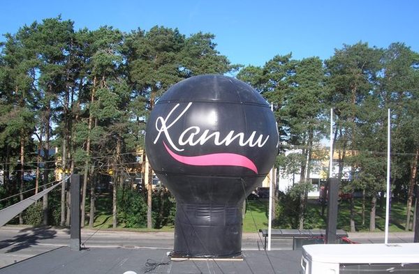 Jättimäinen Mainospallo Jättimäinen Mainospallo