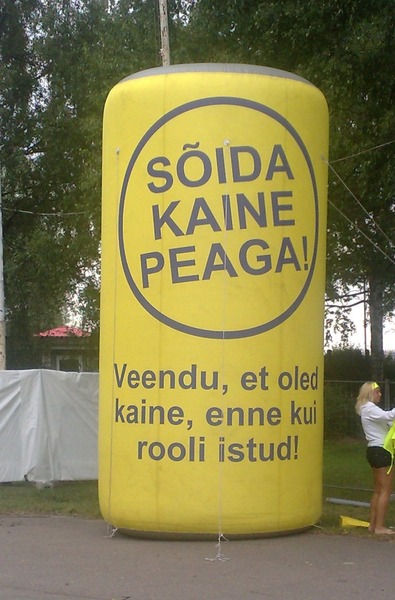Ilmatäytteinen Mainos Ilmatäytteinen Mainos