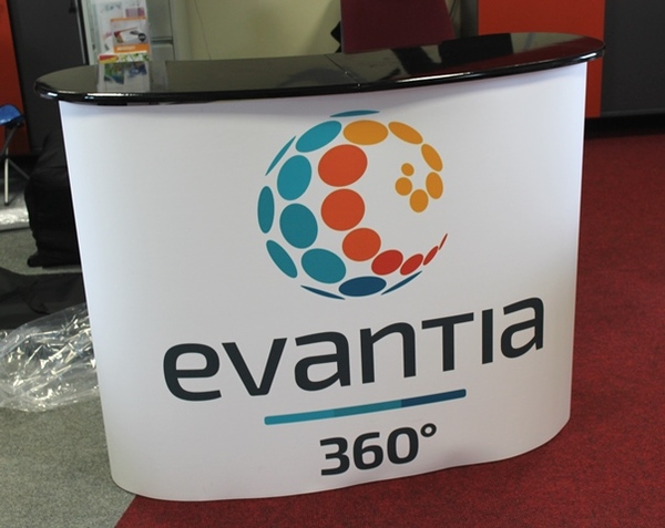 Evantia messupöytä Evantia messupöytä