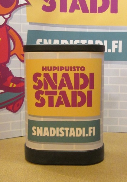 Esittelypöytä SnadiStadi Esittelypöytä SnadiStadi